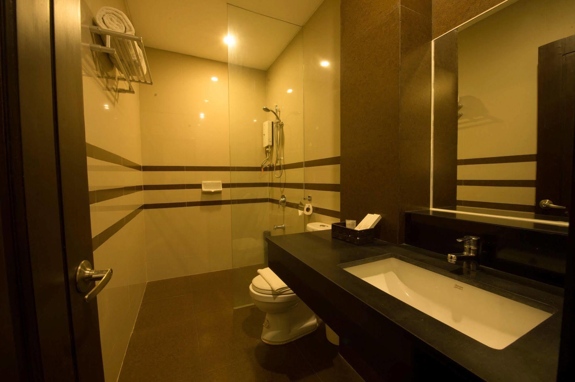 Infinity Suites Davao Exterior photo